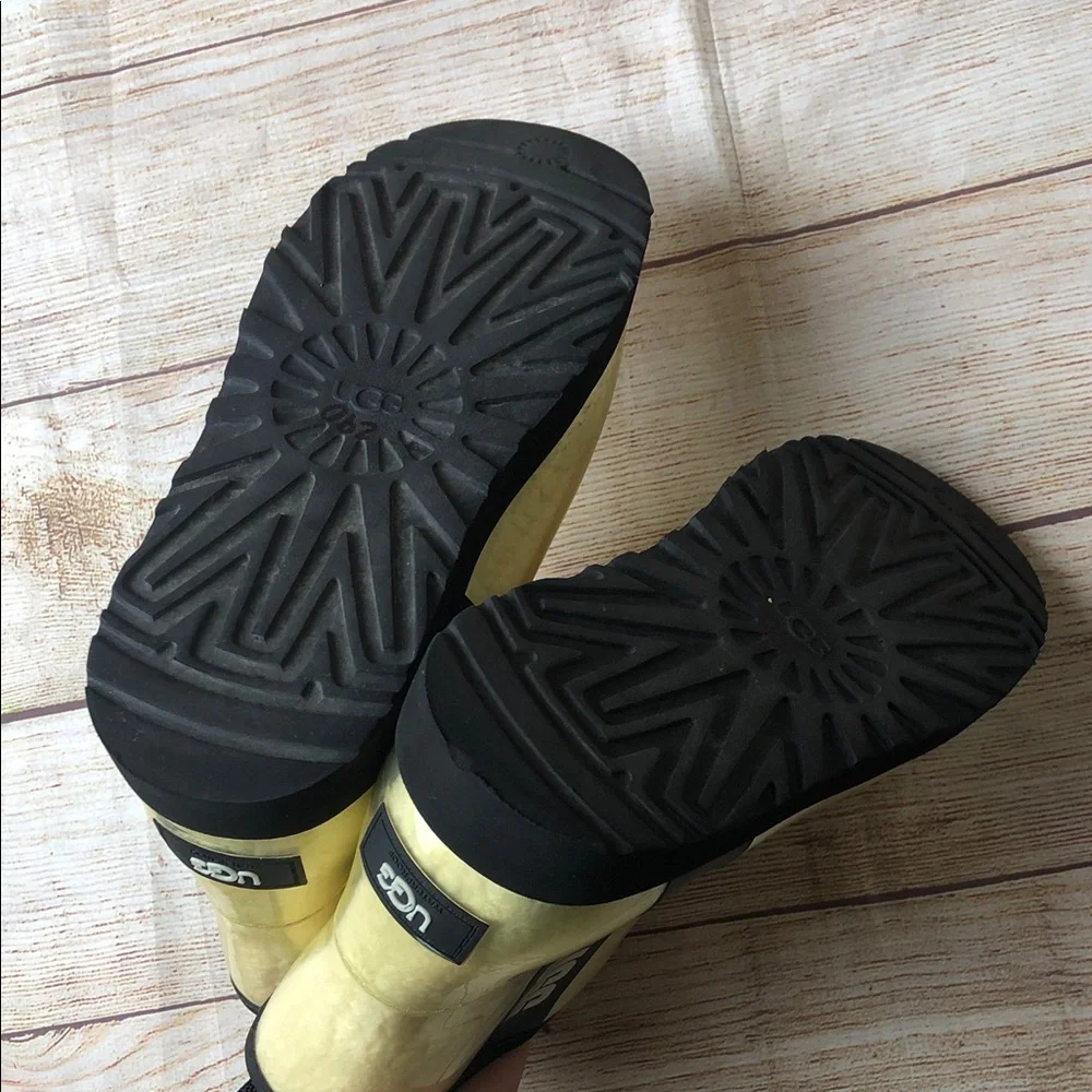 UGG chic ankle